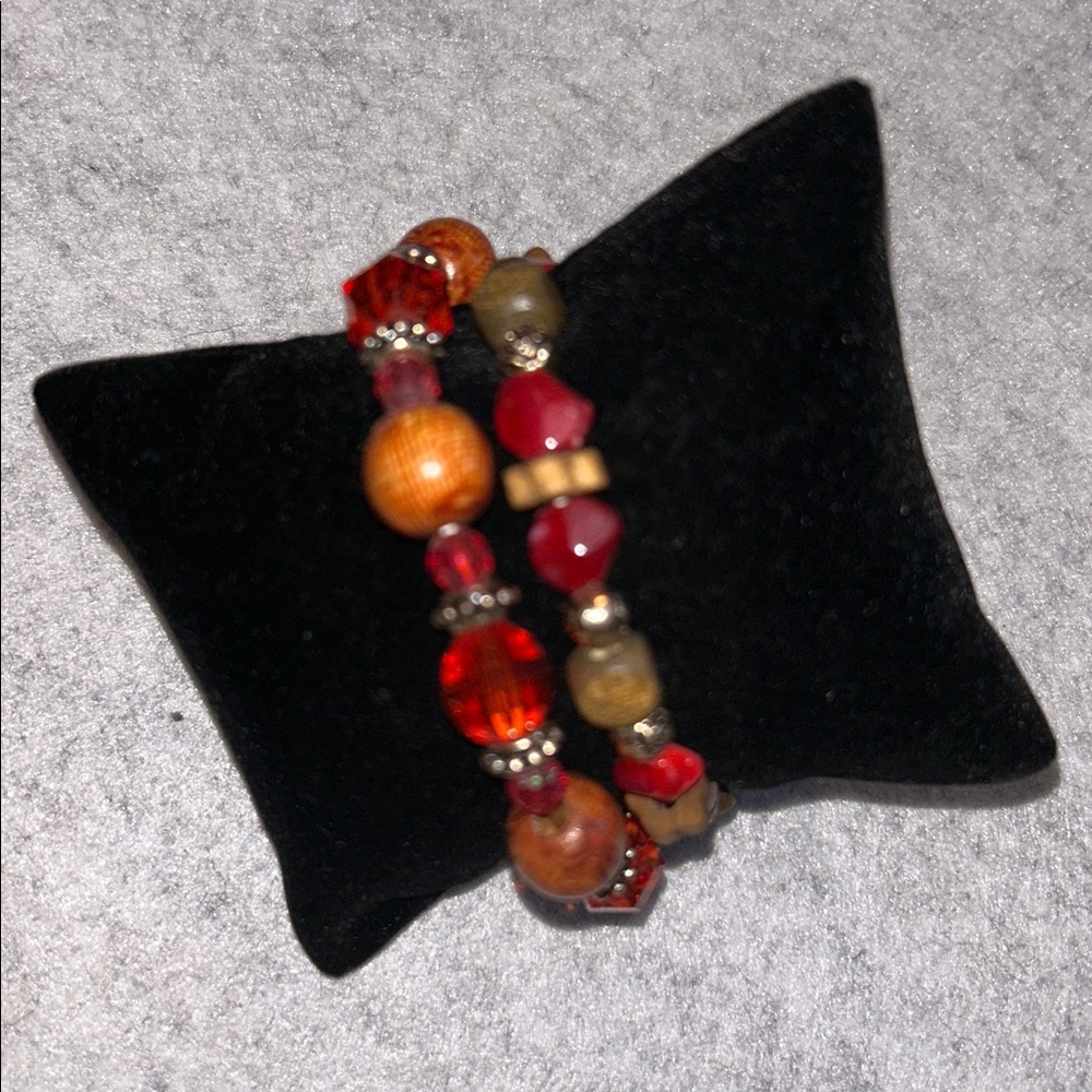 Ethel & Myrtle Stretch Red Bead /Glass/Silver beads Bracelet OSFA - Picture 2 of 7